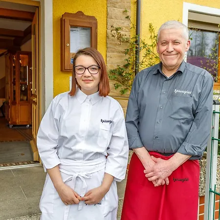 Hotell Spitzenpfeil 3*