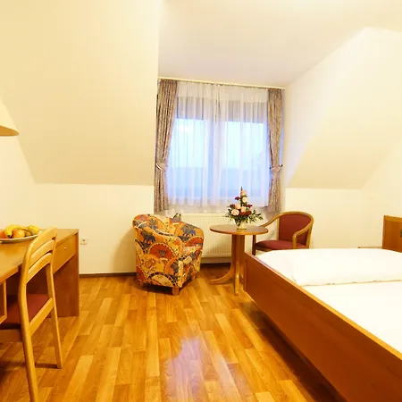 Spitzenpfeil 3* Michelau in Oberfranken