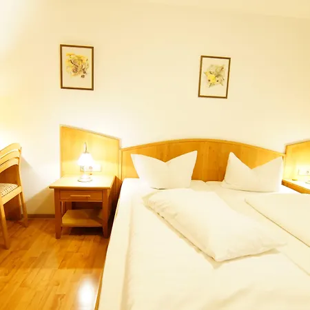 Spitzenpfeil Hotel