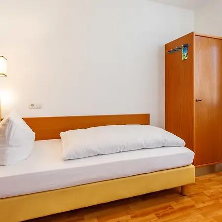 Spitzenpfeil Hotel